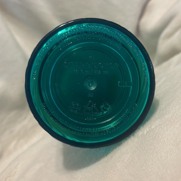Starbucks Iridescent Green Spiral Textured Tumbler Christmas 2022 16oz - Picture 4 of 5